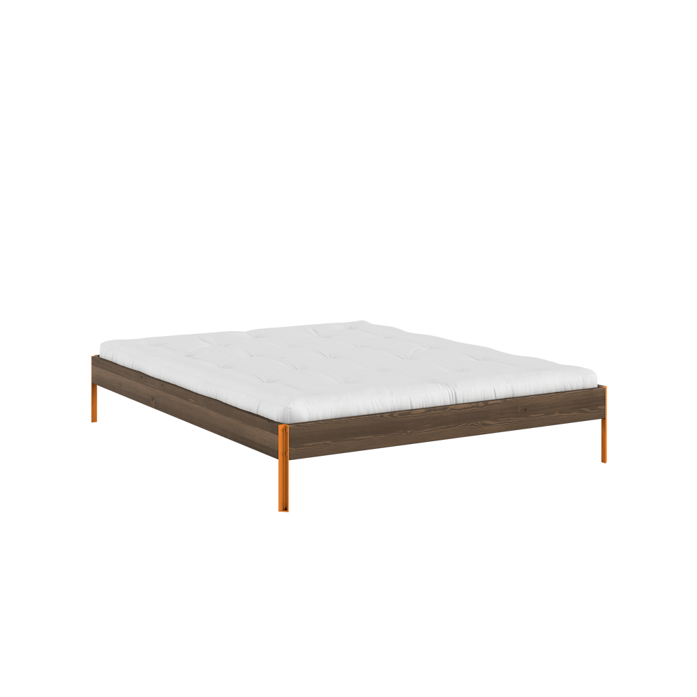 KARUP Dřevěná postel CORE 160x200 cm tmavě hnědá oranžové nohy